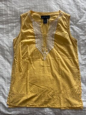 Faith & Zoe Yellow Sleeveless Embroidered V-Neck Tank